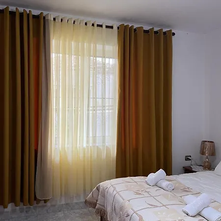 Valmira - Town Center Apartment