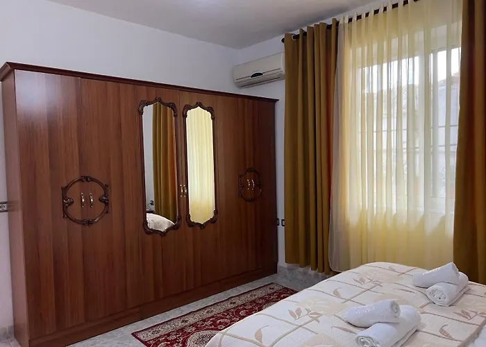 Valmira - Town Center Apartment